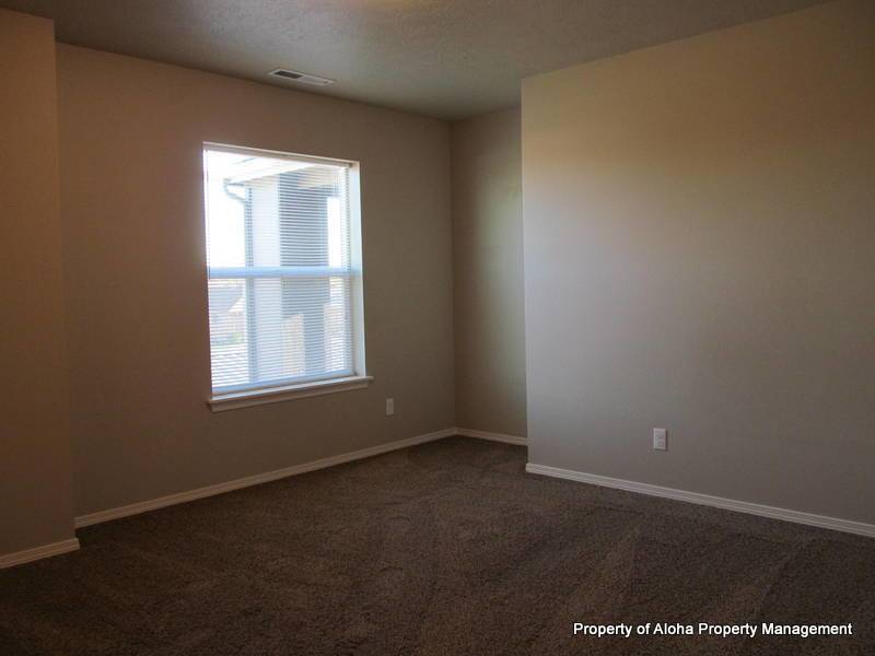 Spacious 2 Bedroom 2 Bath Upper Unit Off Of Pine in Meridian! property image