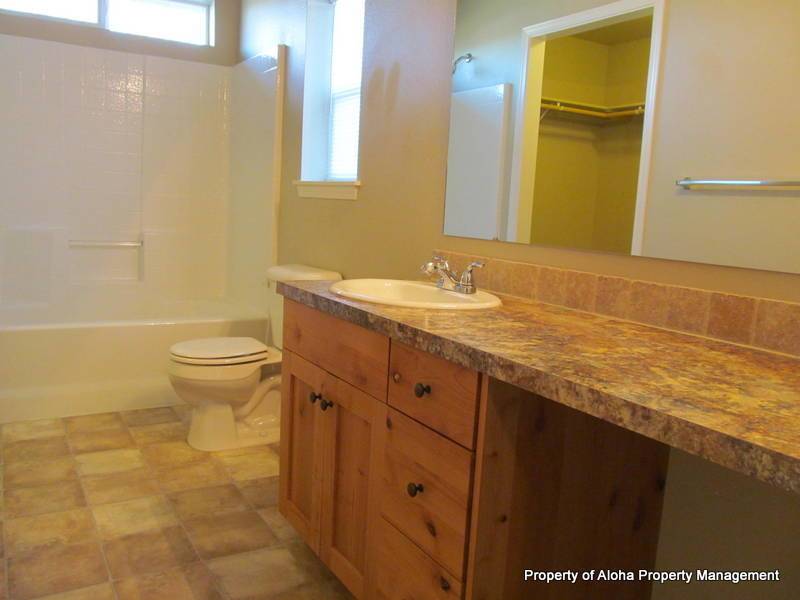 Spacious 2 Bedroom 2 Bath Upper Unit Off Of Pine in Meridian! property image