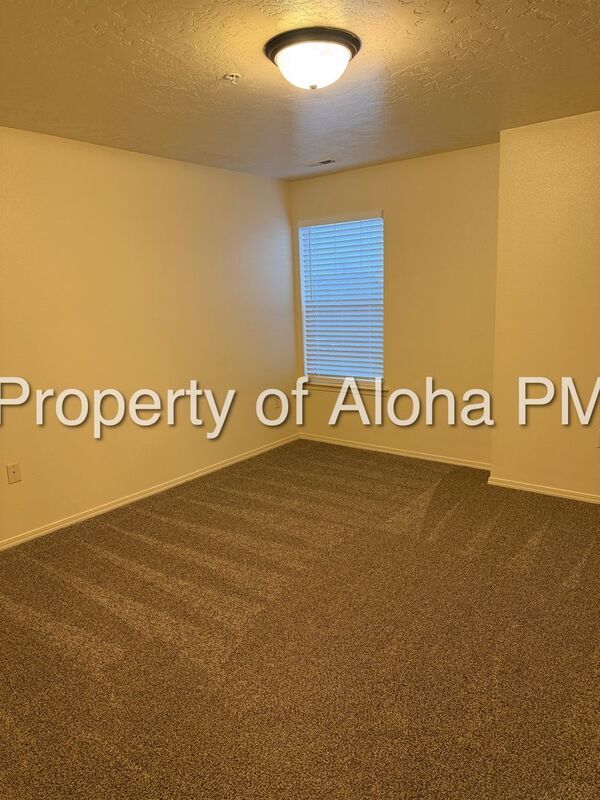 Comfy 2 Bedroom 2 Bathroom off of Pine in Meridian! property image