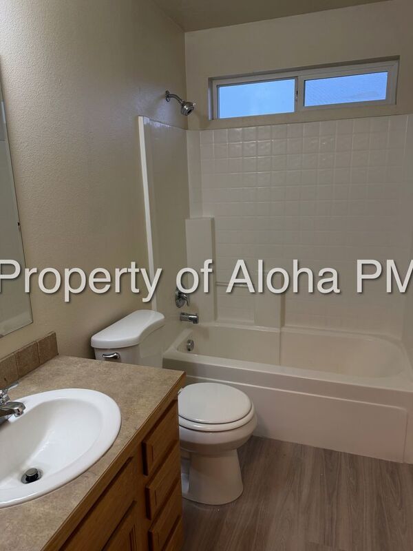 Comfy 2 Bedroom 2 Bathroom off of Pine in Meridian! property image