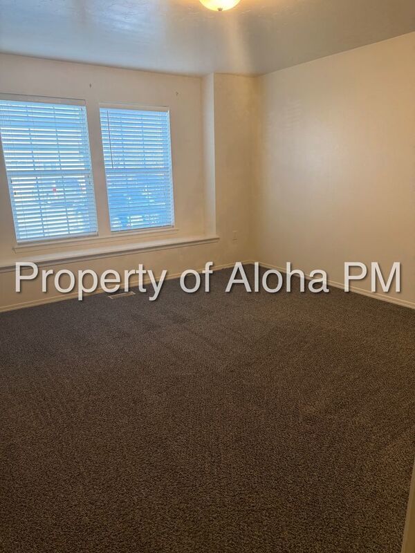 Large 3 Bedroom 2 Bathroom off of Pine & Linder in Meridian! property image