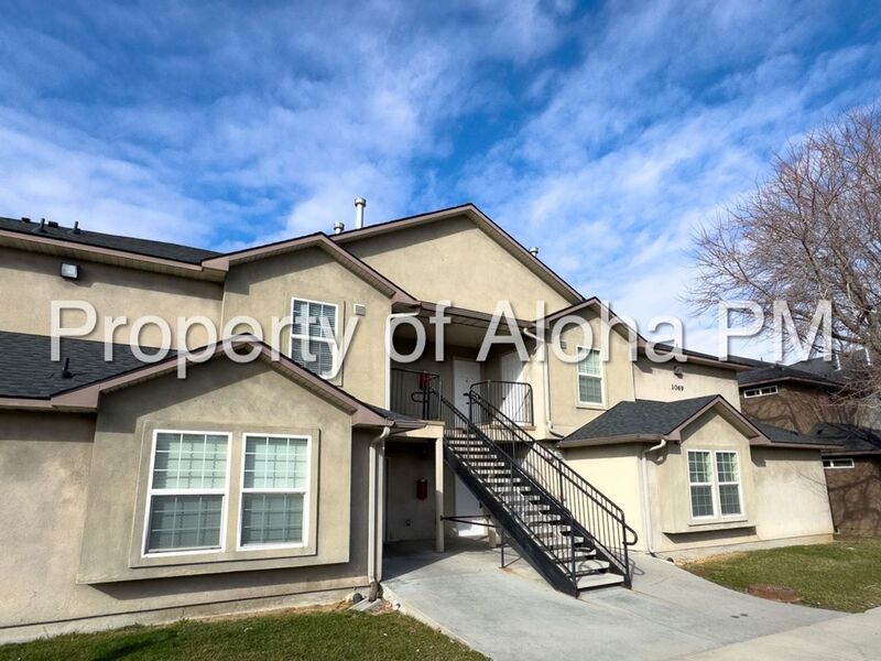 Large 3 Bedroom 2 Bathroom off of Pine in Meridian! property image