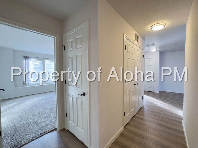 Large 3 Bedroom 2 Bathroom off of Pine in Meridian! property image