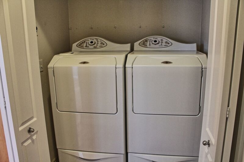 Charming 3 Bedroom Home with Fireplace & Spacious Backyard! property image