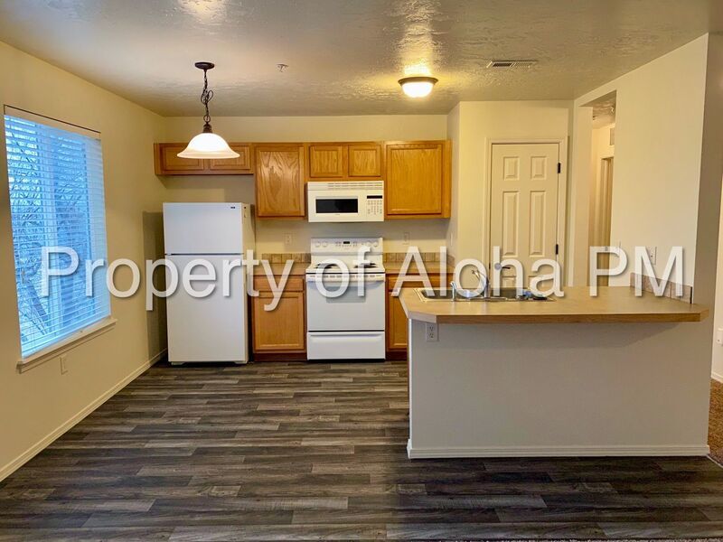 Comfy 2 Bedroom 2 Bathroom off of Pine in Meridian! property image