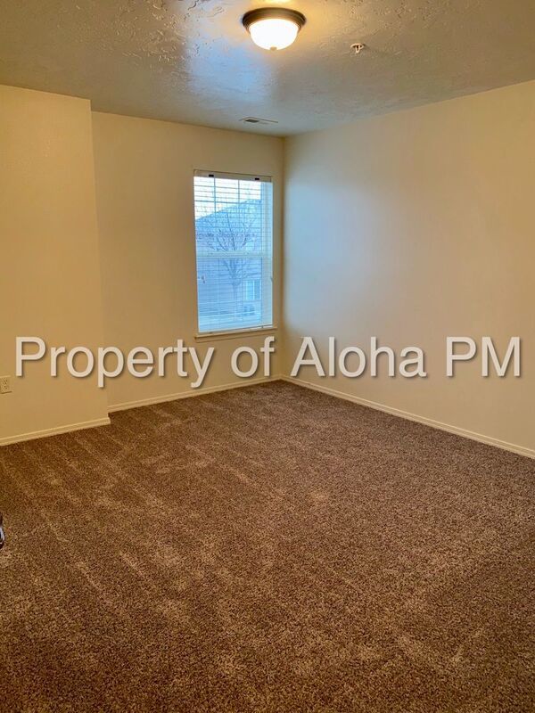 Comfy 2 Bedroom 2 Bathroom off of Pine in Meridian! property image