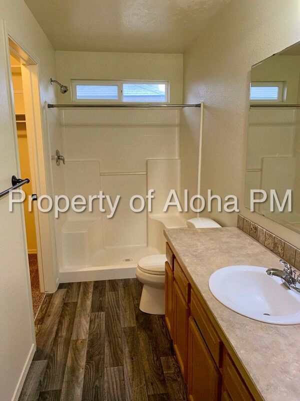 Comfy 2 Bedroom 2 Bathroom off of Pine in Meridian! property image