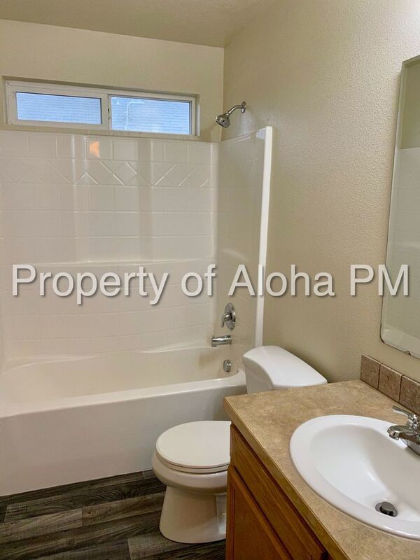 Comfy 2 Bedroom 2 Bathroom off of Pine in Meridian! property image