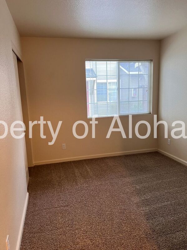 Cozy 2 Bedroom off of State! property image