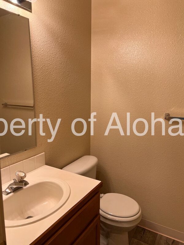 Cozy 2 Bedroom off of State! property image