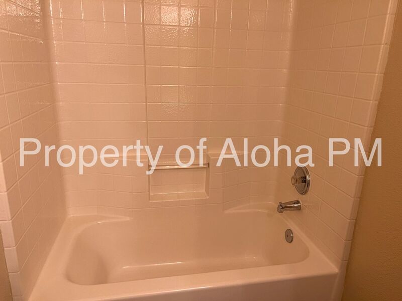 Cozy 2 Bedroom off of State! property image