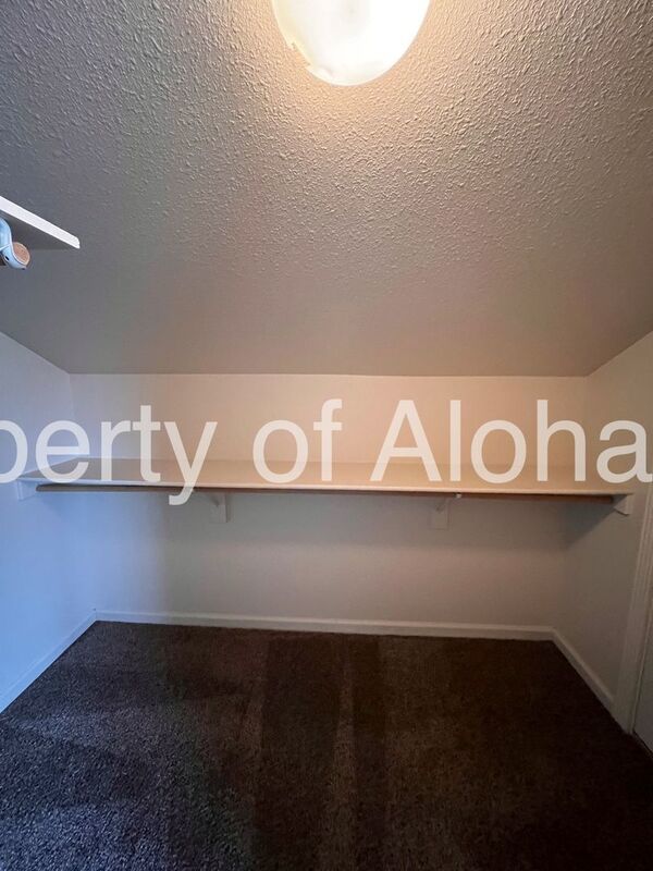 Cozy 2 Bedroom off of State! property image