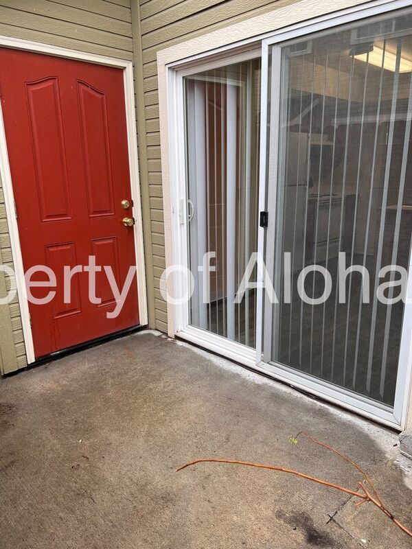 Cozy 2 Bedroom off of State! property image
