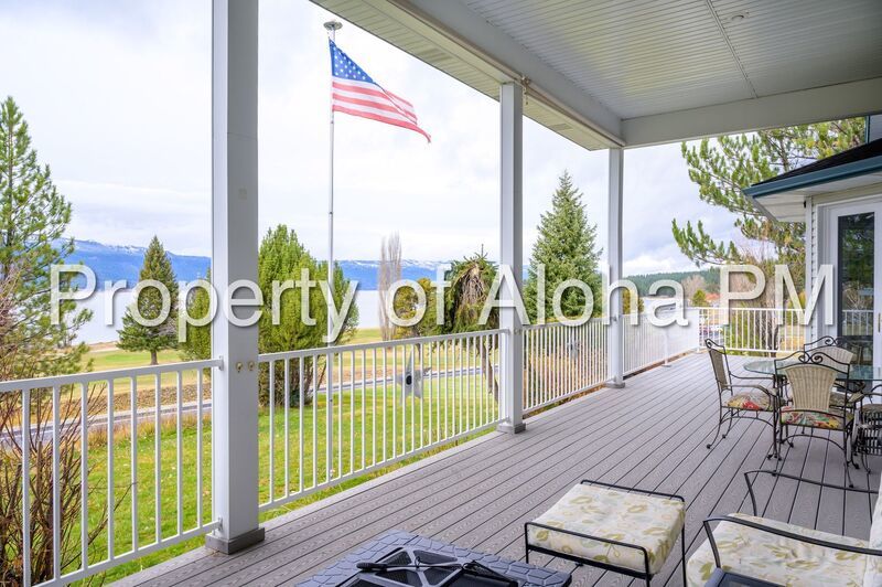 Stunning Golf Course & Water View Home in Cascade – Flexible Furnishing Options! property image