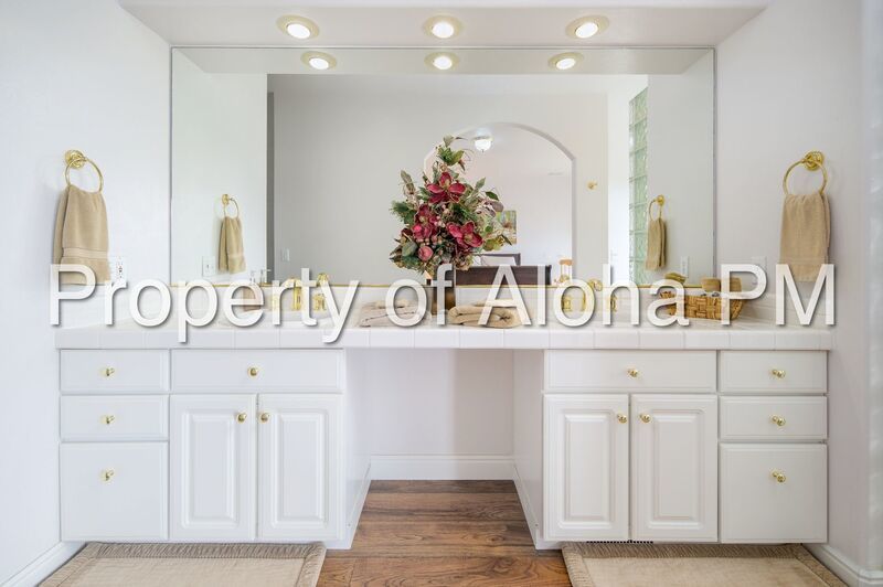 Stunning Golf Course & Water View Home in Cascade – Flexible Furnishing Options! property image