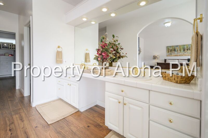 Stunning Golf Course & Water View Home in Cascade – Flexible Furnishing Options! property image