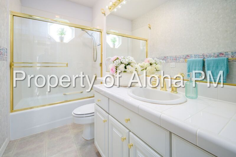 Stunning Golf Course & Water View Home in Cascade – Flexible Furnishing Options! property image