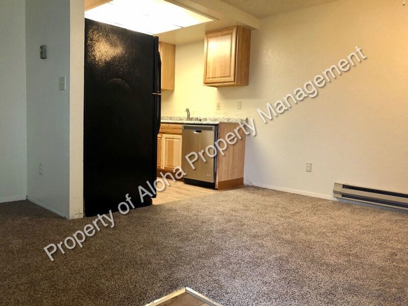 2 Bed 1 Bath Duplex off 5 Mile!! property image