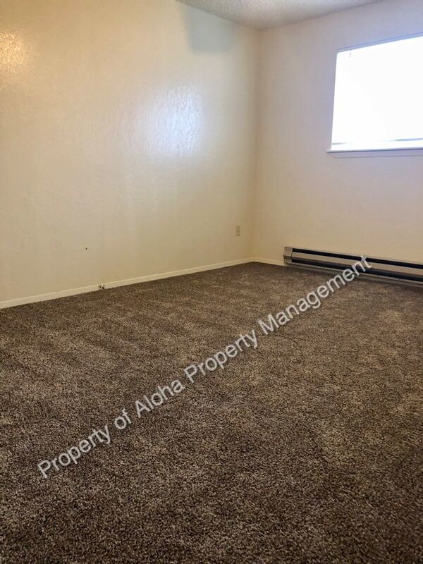 2 Bed 1 Bath Duplex off 5 Mile!! property image