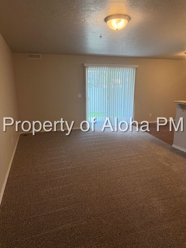 Nice 3 Bedroom 2 Bath Off Of Pine in Meridian! property image