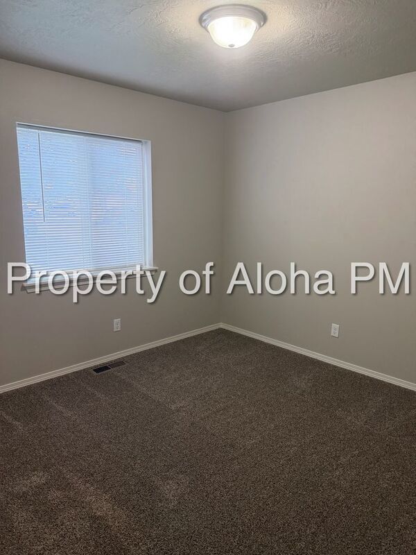 Nice 3 Bedroom 2 Bath Off Of Pine in Meridian! property image