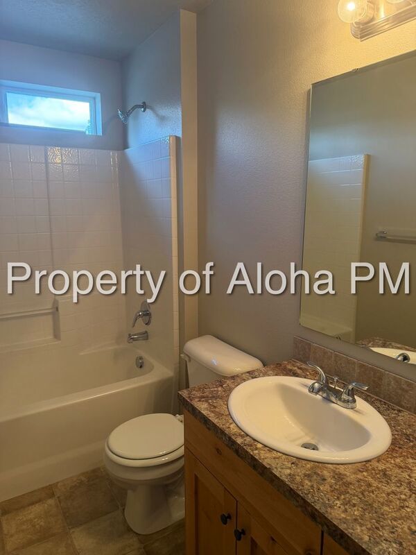 Nice 3 Bedroom 2 Bath Off Of Pine in Meridian! property image