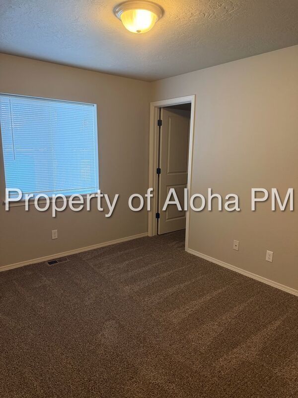 Nice 3 Bedroom 2 Bath Off Of Pine in Meridian! property image