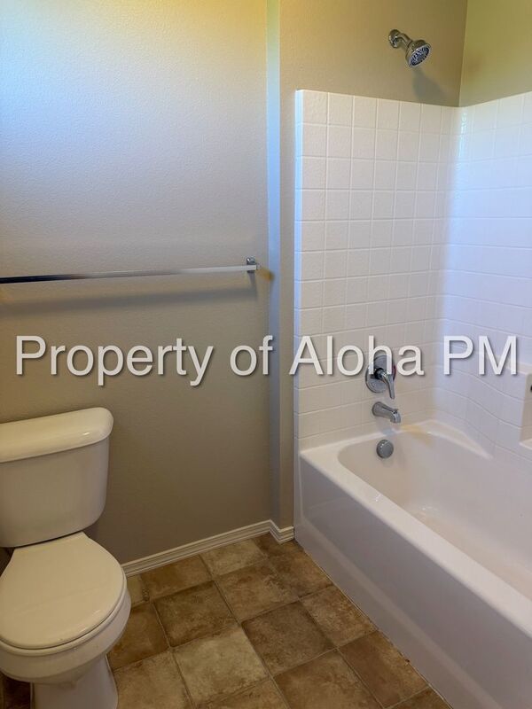 Conveniently located 2 bed 2 bath near the freeway! property image