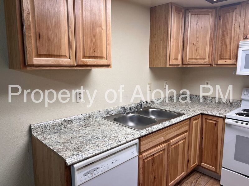 Charming 2-Bedroom Duplex with Fenced Yard in South Boise! property image