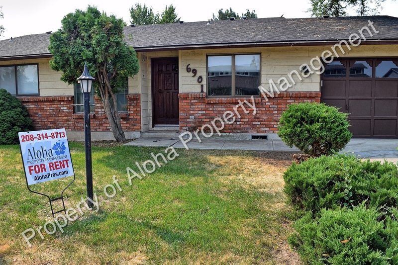 Inviting 2 Bedroom 1 Bath Near Boise Towne Square Mall!!! property image