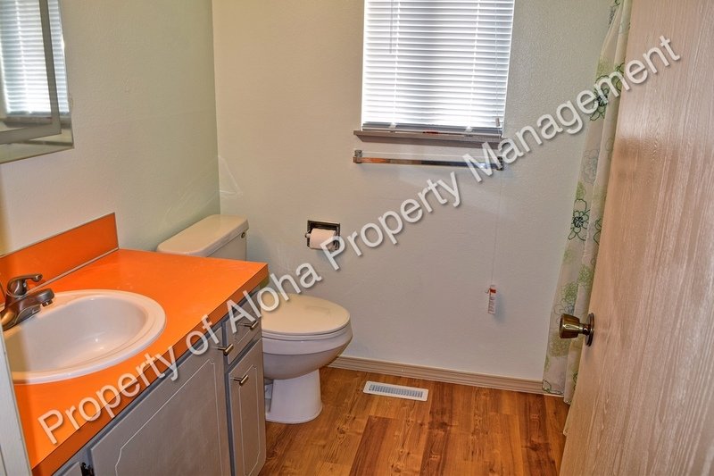 Inviting 2 Bedroom 1 Bath Near Boise Towne Square Mall!!! property image