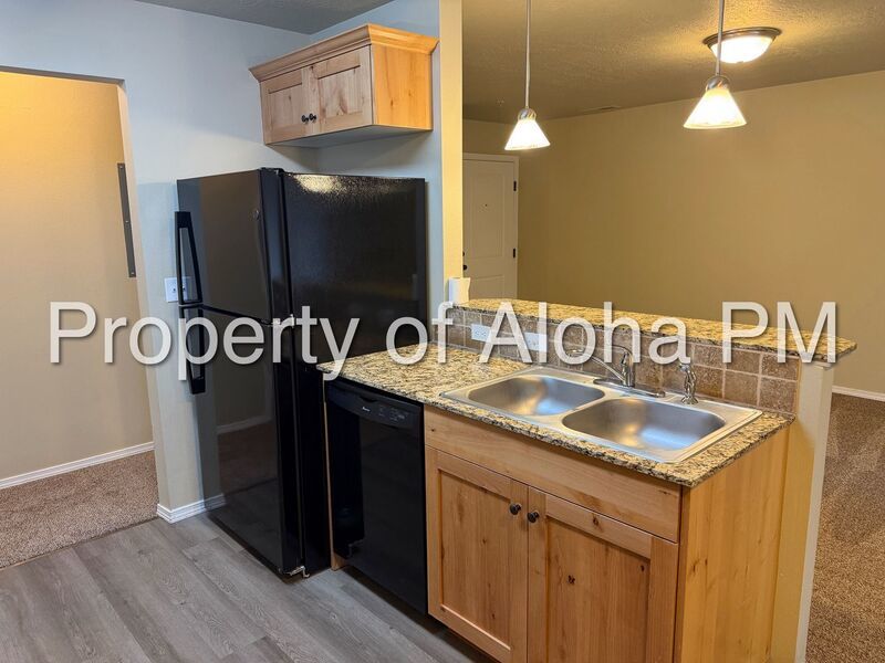 Spacious 2 Bedroom 2 Bath Upper Unit Off Of Pine in Meridian! property image