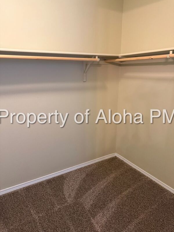 Spacious 2 Bedroom 2 Bath Upper Unit Off Of Pine in Meridian! property image