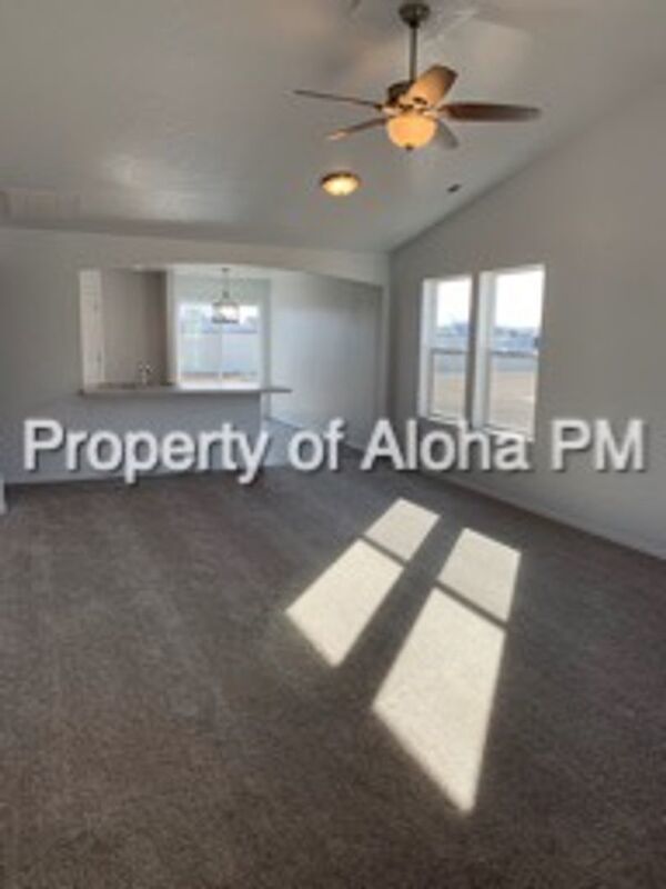 Spacious 3 Bed 2 Bath Home in Caldwell off 20/26!! property image