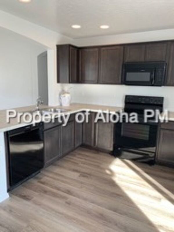 Spacious 3 Bed 2 Bath Home in Caldwell off 20/26!! property image