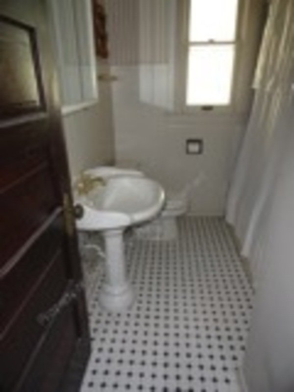 Large 2 Bed & 1 Bath in the North End! property image