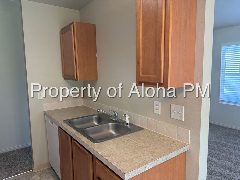 Cozy 2 bedroom, 2 bath townhome-style apartment in Nampa property image