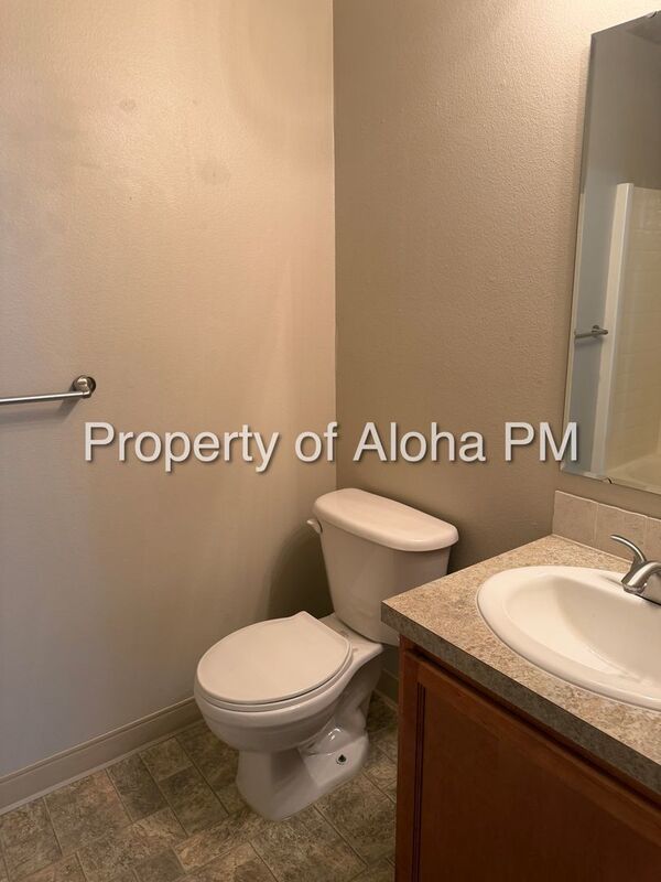 Cozy 2 bedroom, 2 bath townhome-style apartment in Nampa property image
