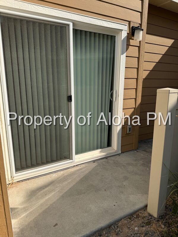 Do not miss out on this beautifully spacious townhome located in Columbia Village!! property image