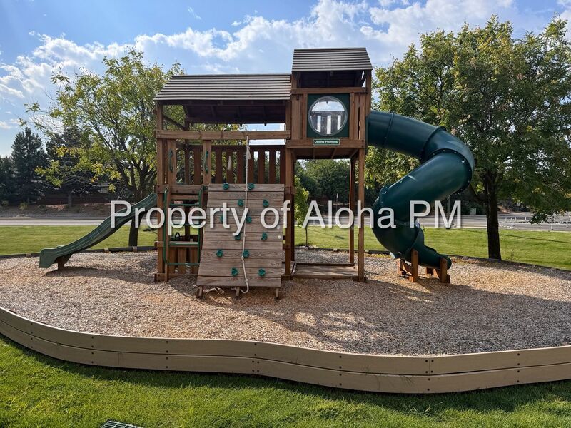 Do not miss out on this beautifully spacious townhome located in Columbia Village!! property image