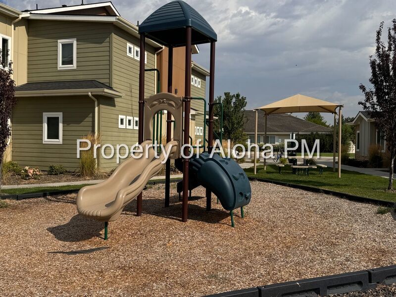 Do not miss out on this beautifully spacious townhome located in Columbia Village!! property image