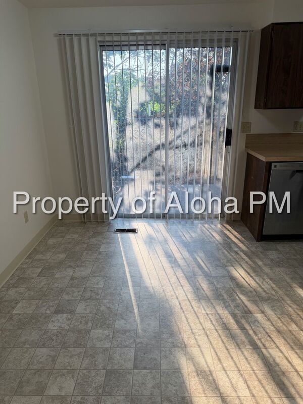 Charming 2 Bedroom 1 Bath off of Allumbagh in Boise! property image