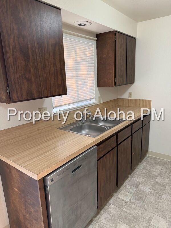 Charming 2 Bedroom 1 Bath off of Allumbagh in Boise! property image