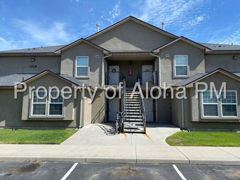 Roomy 3 Bedroom 2 Bathroom off of Pine in Meridian! property image