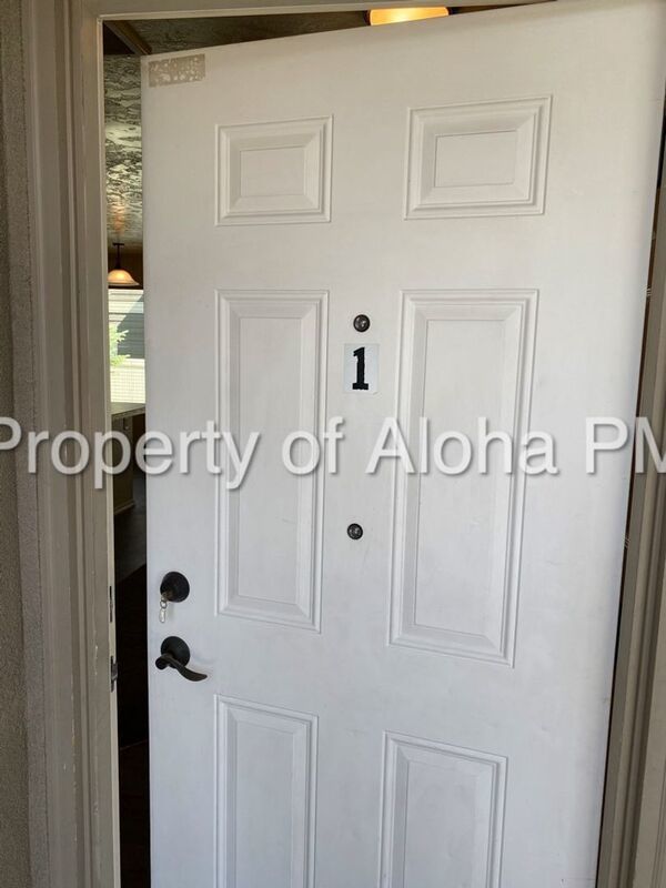Roomy 3 Bedroom 2 Bathroom off of Pine in Meridian! property image