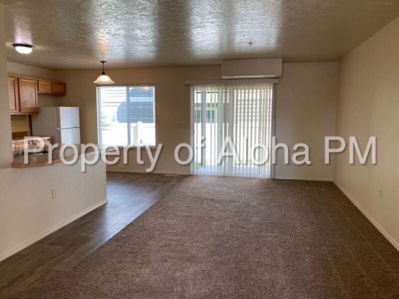 Roomy 3 Bedroom 2 Bathroom off of Pine in Meridian! property image