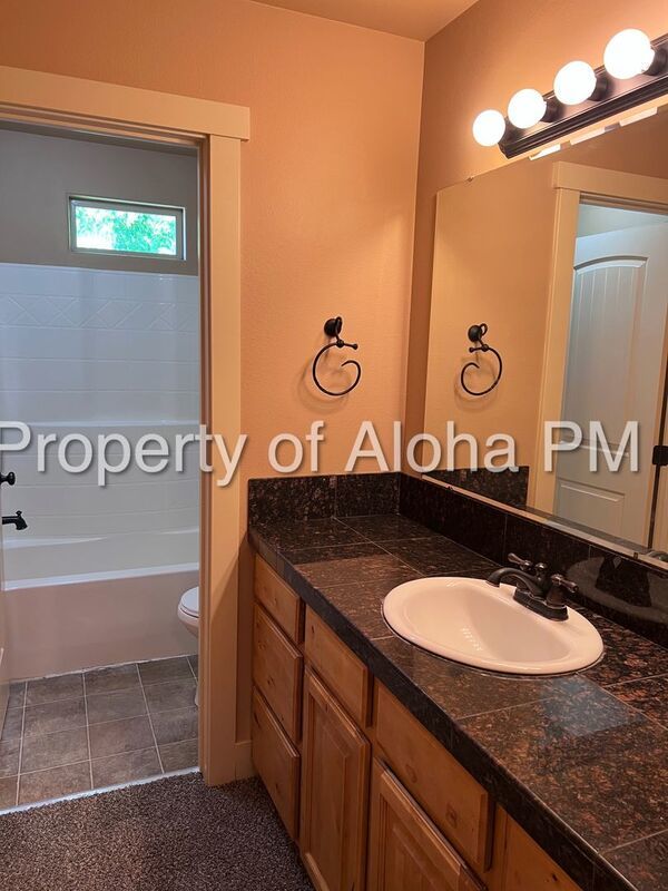 Spacious 3-Bedroom Condo on the Boise Bench property image