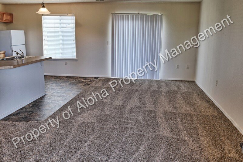 Comfy 2 Bedroom 2 Bathroom off of Pine in Meridian! property image