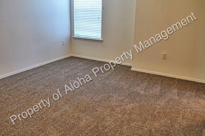 Comfy 2 Bedroom 2 Bathroom off of Pine in Meridian! property image