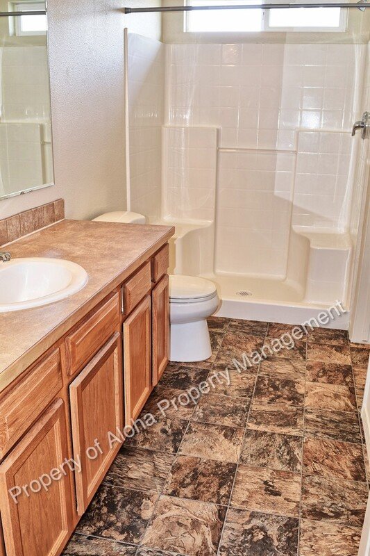 Comfy 2 Bedroom 2 Bathroom off of Pine in Meridian! property image